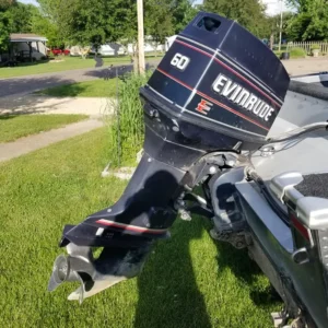 1992 Evinrude 60 HP 3 Cylinder Carbureted 2 Stroke 20″ (Long Shaft) Tiller Outboard Motor