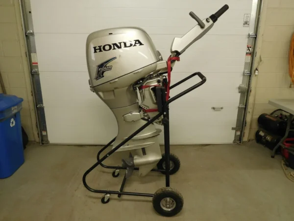 2002 Honda 40 HP 3 Cylinder Carbureted 4 Stroke 20″ Outboard Motor