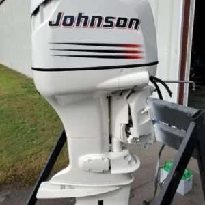 2001 Johnson 50 HP 2 Cylinder Carbureted 2 Stroke 20″ (Long Shaft) Outboard Motor