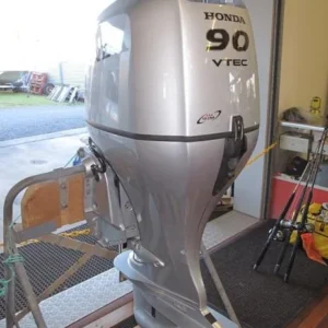 2000 Honda 90 HP 4 Cylinder Carbureted 4 Stroke 20″ Outboard Motor