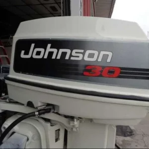 1986 Johnson 30 HP 2 Cylinder Carbureted 2 Stroke 20″ (Long Shaft) Tiller Outboard Motor